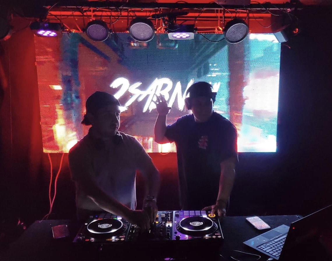 2Sabnch DJs doing a set